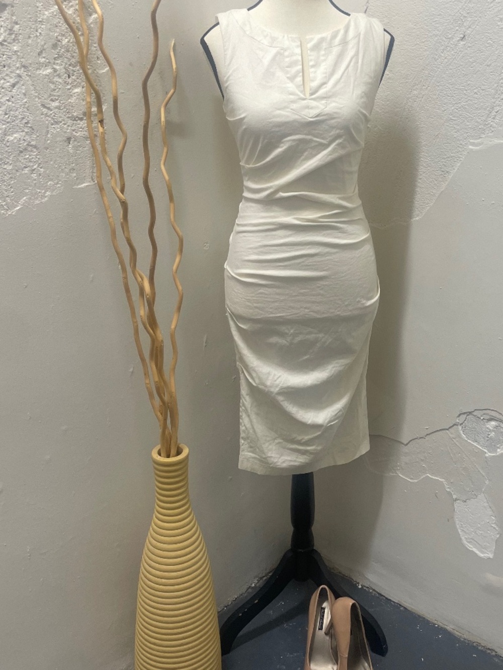 Le Chateau Chic Form Fitting White Dress